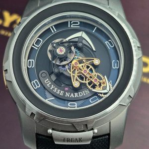 Ulysse Nardin Freak Out MINT CONDITION COMPLETE SET
